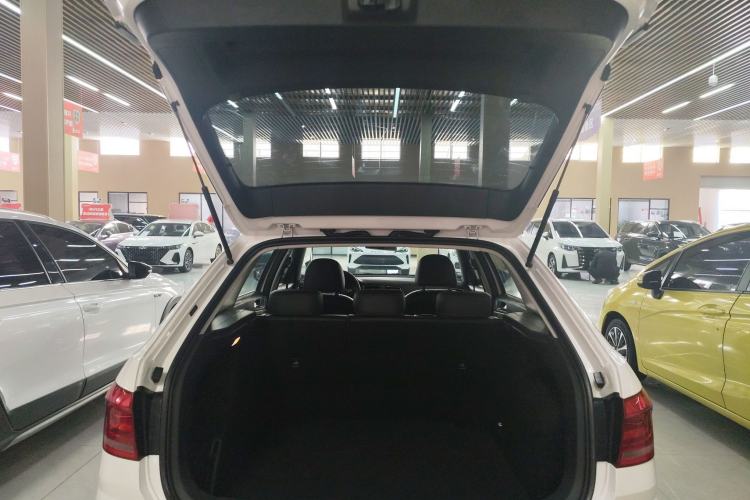 Used Volkswagen Gran Lavida 2017 180TSI DSG Comfort Edition Trunk