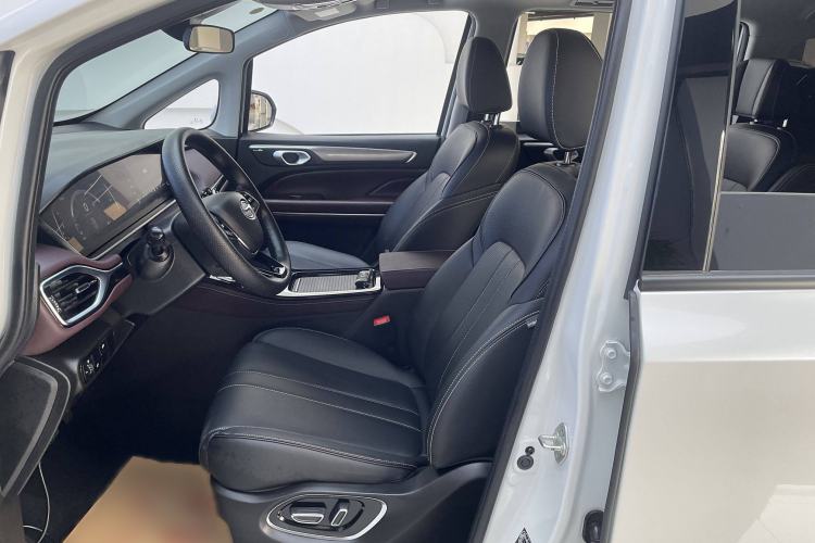 Used GAC Trumpchi M6 2023 PRO 270T DCT Luxury Edition