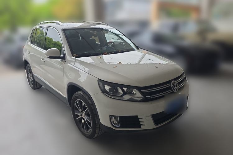 Used Volkswagen Tiguan 2016 300TSI Automatic Two-Wheel Drive Luxury Edition Front Right 45 Deg