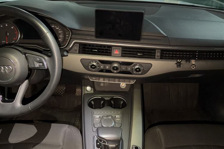 Used Audi A4L 2019 40 TFSI Ambition China VI