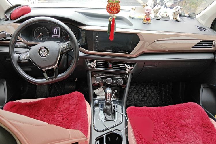 Used Volkswagen Tharu 2020 280TSI Two-Wheel Drive Luxury Edition China VI Standard Center Console