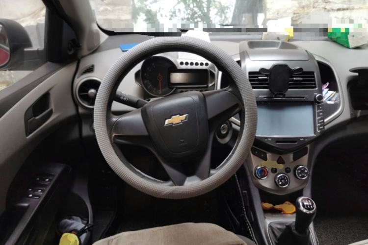 Used Chevrolet Aveo Sonic 2011 Sedan 1.4L MT SL
