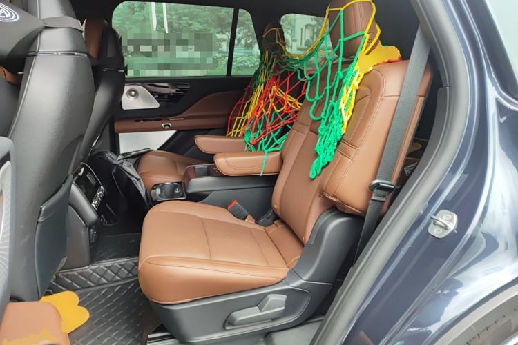 Used Lincoln Aviator 2020 3.0T V6 All-Wheel Drive Executive Version Left Rear Seat