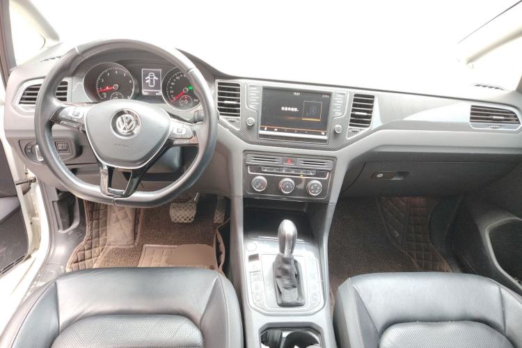 Used Volkswagen Golf Sportsvan 2016 280TSI Automatic Luxury Model Center Console