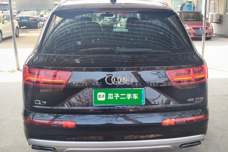 Used Audi Q7 2018 40 TFSI Comfort Model Rear