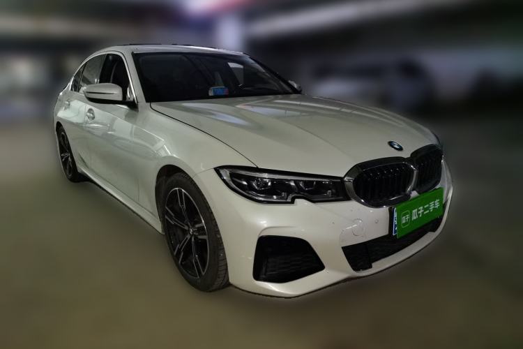 Used BMW 3 Series 2021 325i M Sport Package Front Right 45 Deg