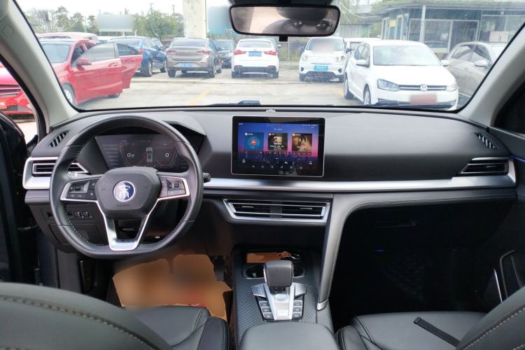 Used BYD Song Pro 2019 1.5T Automatic Luxury Model Center Console