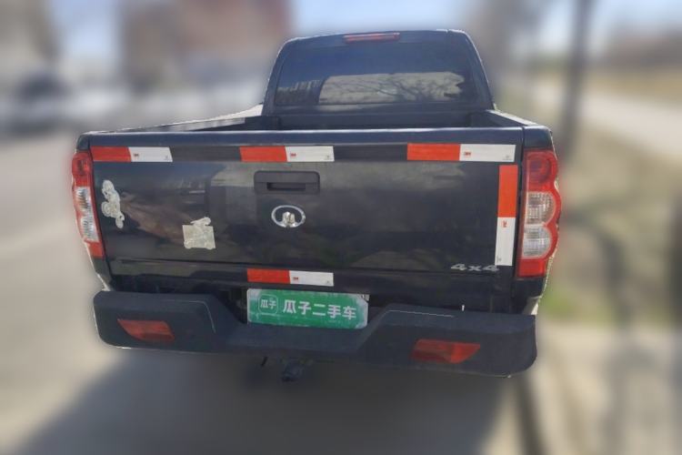 Used Great Wall Wingle 5 2017 2.4L European Version Gasoline Two-Wheel Drive Entry-Level Big Double Cab 4G69S4N