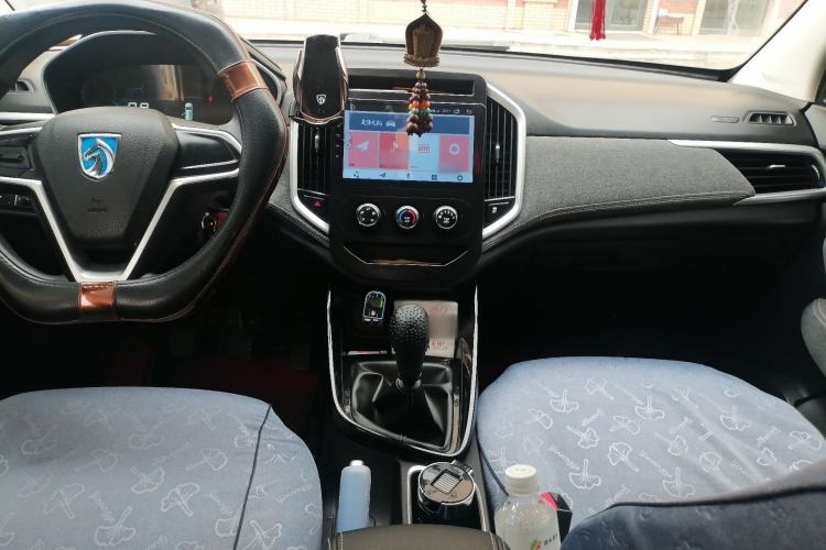 Used Baojun 530 2020 1.5T Manual Comfort Version 6 Seats Audio And AC Panel