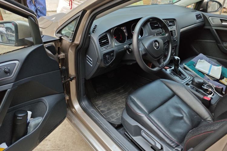 Used Volkswagen Golf 2015 1.6L Automatic Fashion Model