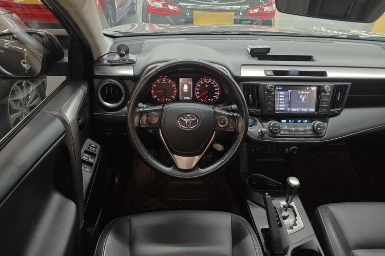 Used Toyota RAV4 2016 2.0L CVT Two-Wheel Drive Smart Edition China V Standard Steering Wheel