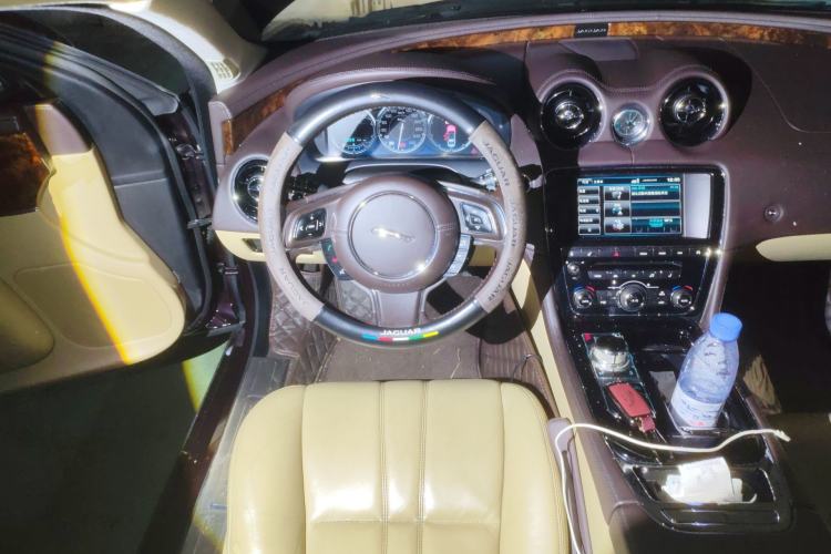 Used Jaguar XJ 2015 XJL 3.0 SC Four-Wheel Drive Panoramic Business Edition Steering Wheel