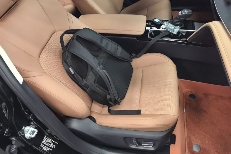 Used Toyota Camry 2024 Dual-Motor 2.0 HGVP Luxury Edition Right Front Seat