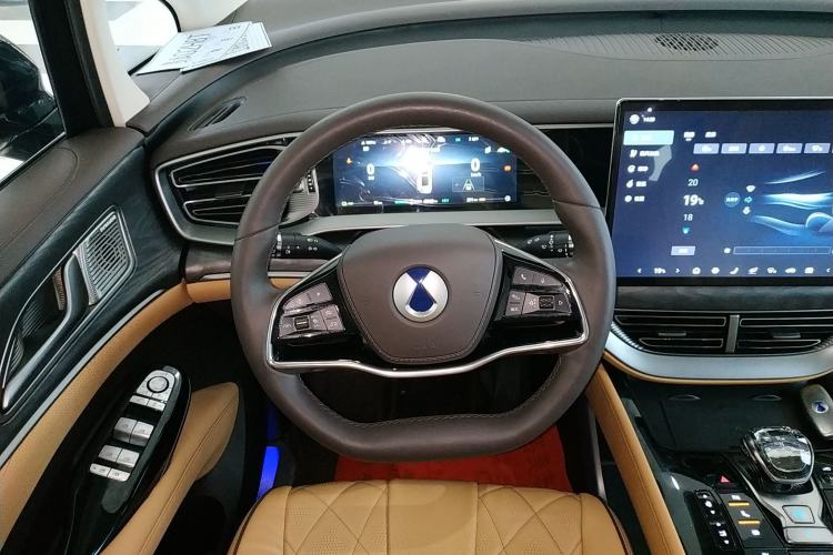 Used Denza D9 2024 DM-i 980 Four-Wheel Drive Prestige Model
