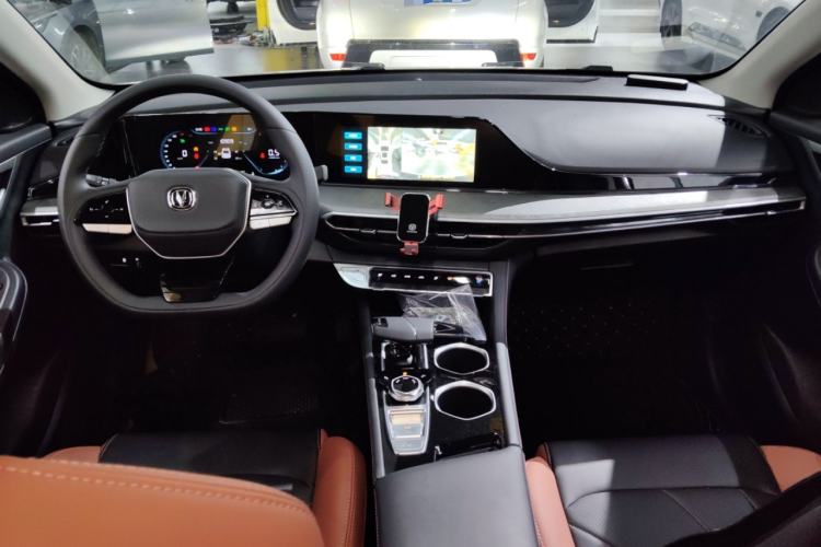 Used Changan Eado 2023 Changan Edition PLUS Blue Whale NE 1.4T GDI DCT Prestige Version
