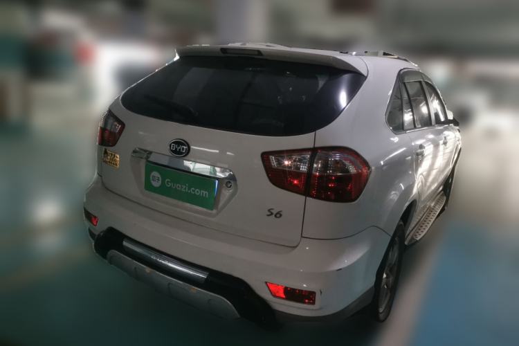 Used BYD S6 2013 Platinum Edition 2.0L Manual Luxury Model
