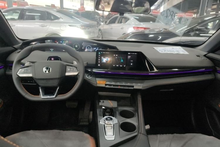 Used Changan UNI-V 2025 1.5T 500Bar High-Energy Version
