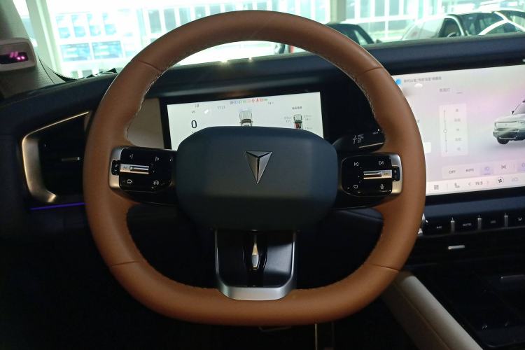 Used Deepal G318 2024 Four-Wheel-Drive Air Suspension Model