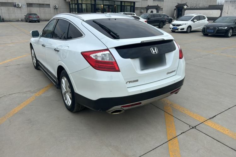 Used Honda Crosstour 2014 2.4L Luxury Edition Exterior 4