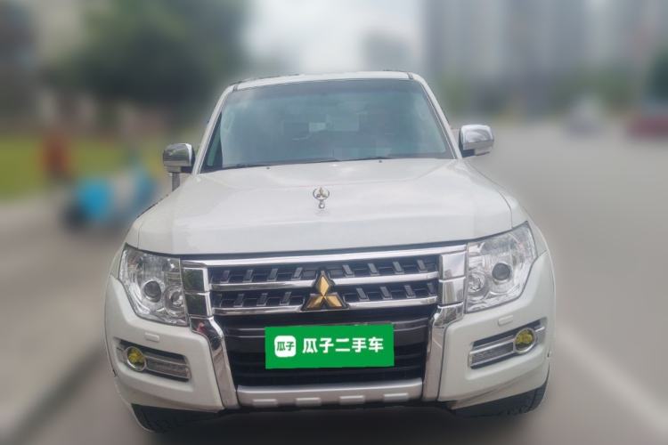 Used Mitsubishi Pajero  Front