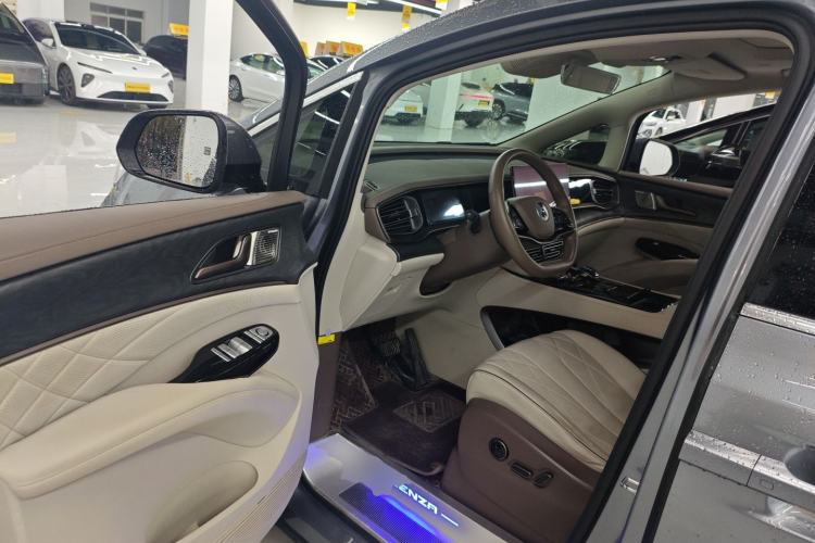 Used Denza D9 2022 DM-i 1040 Prestige Model