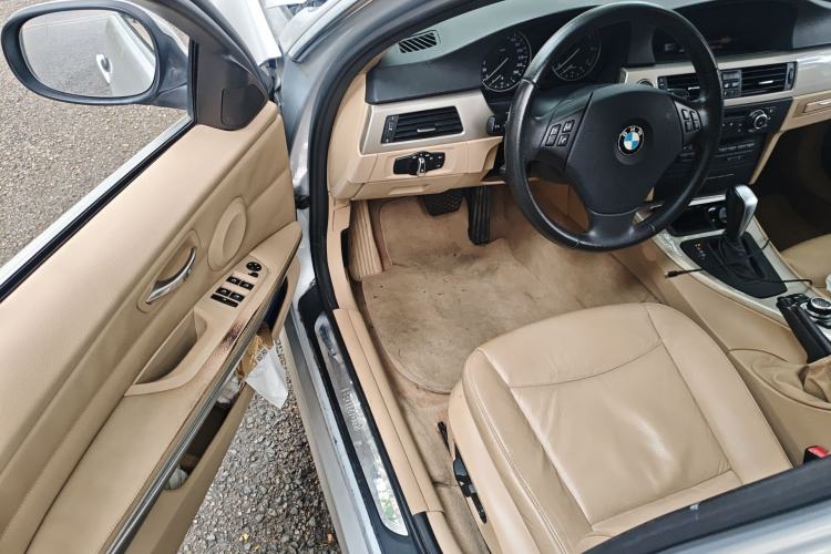 Used BMW 3 Series 2011 320i Luxury Edition Driver Seat
