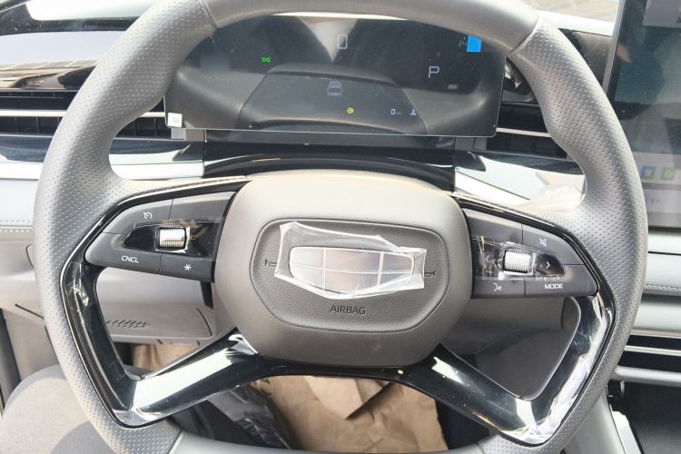 Used Geely Auto Emgrand X7 Sport 2026 Model 1.5TD Aspirational Steering Wheel