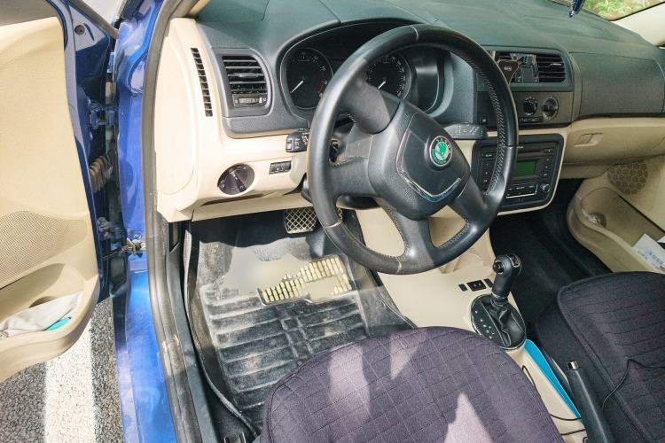 Used Skoda Fabia 2012 1.4L Automatic Crystal Edition Steering Wheel