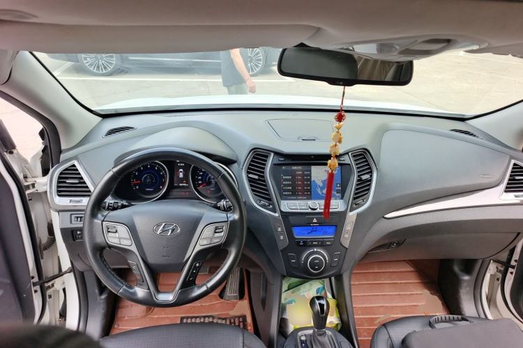 Used Hyundai Santa Fe 2013 2.4L Automatic Two-Wheel Drive Smart Version