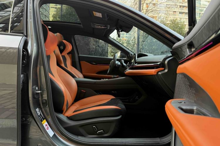 Used Changan UNI-V 2023 2.0T Leading-Speed Edition
