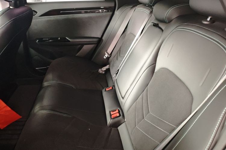 Used Geely Galaxy L6 2024 125km PLUS Dragon Edition
