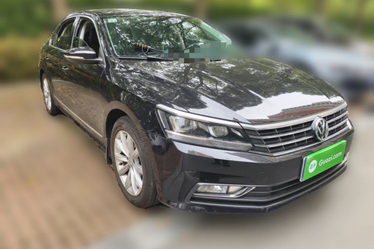 Used Volkswagen Passat 2016 330TSI DSG Luxury Edition Front Right 45 Deg