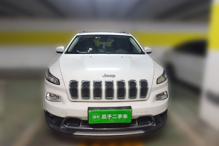 Used Jeep Cherokee 2017 2.0L Superior Edition
