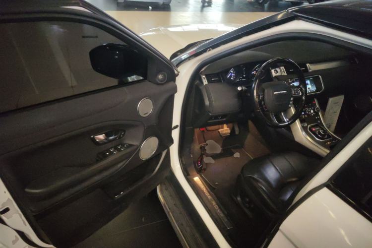 Used Land Rover Range Rover Evoque 2018 240 PS SE Smart Brilliance Edition
