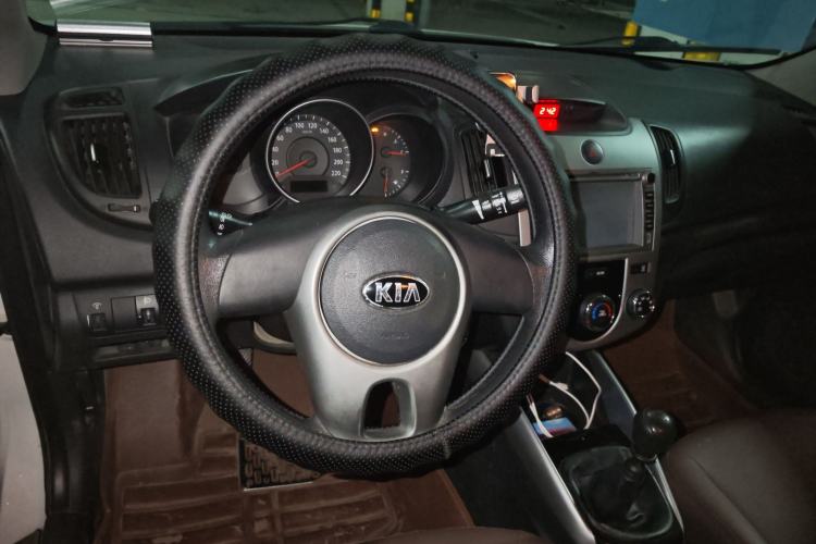 Used Kia Forte 2014 1.6L MT GL