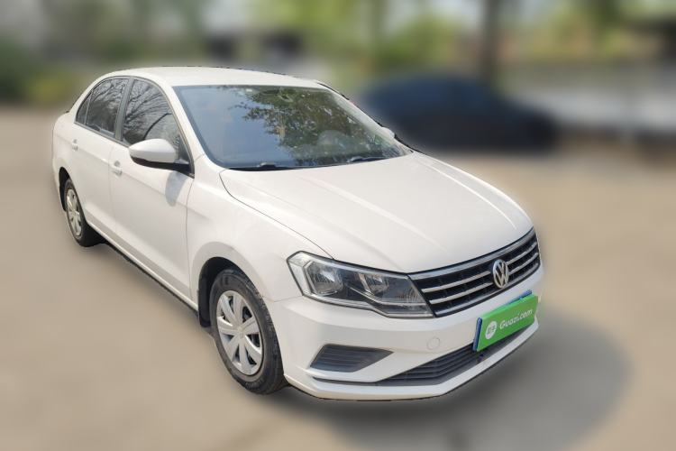 Used Volkswagen Jetta 2017 1.4L Manual Fashion Edition Front Right 45 Deg