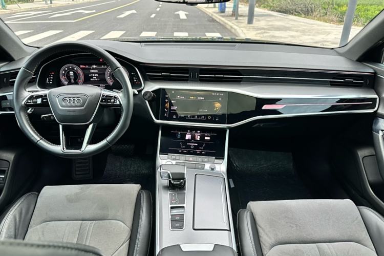 Used Audi A6L 2019 40 TFSI Luxury Dynamic Model
