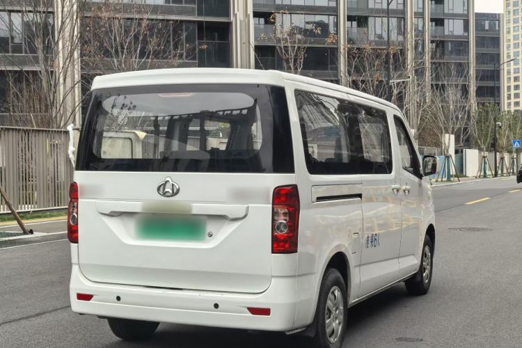 Used Chana Ruixing EM60 2023 All-Electric Coach 4525 mm Long Flat Roof with Rear-Hinged Doors 6 Seats 60 kW 38.7 kWh