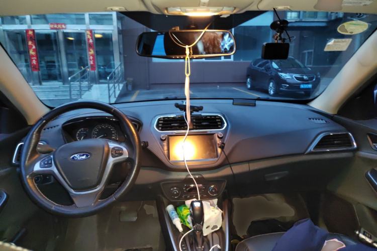 Used Ford Escort 2017 Happiness Edition 1.5L Automatic Fashion Version Center Console