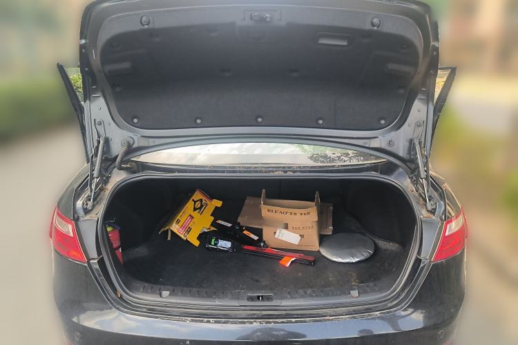 Used Bestune B70 2014 2.0L manual luxury version