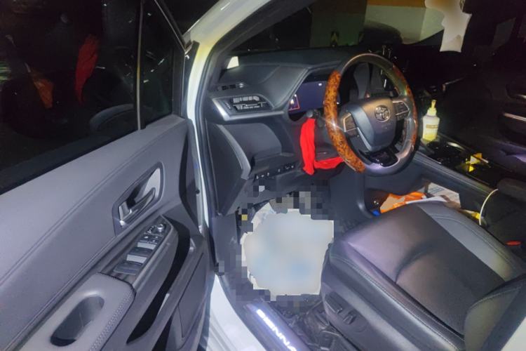 Used Toyota Sienna 2023 2.5L Hybrid Ultimate Edition
