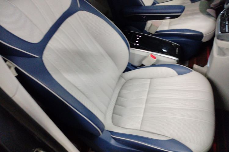 Used Roewe iMAX8 2021 400TGI Supreme Series Ultimate Edition
