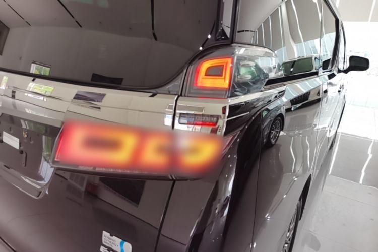 Used Toyota Vellfire 2019 Dual-Engine 2.5L HV Prestige Edition
