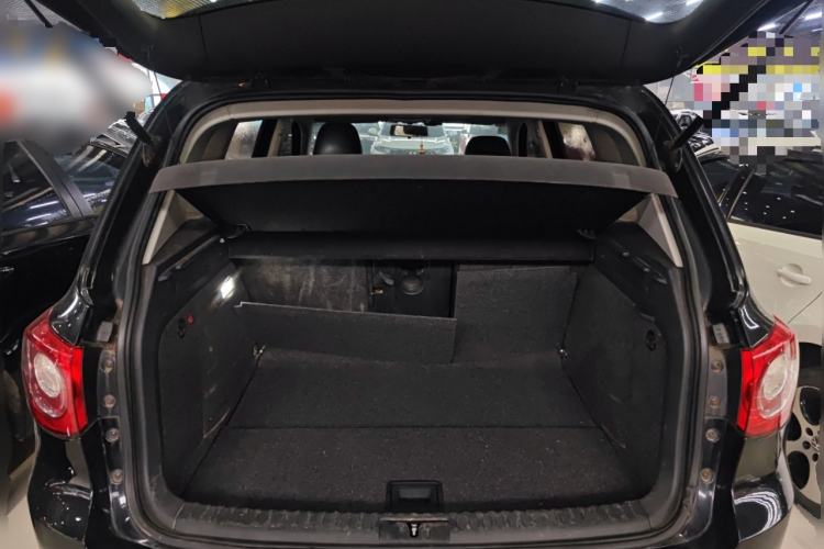 Used Volkswagen Tiguan 2010 2.0 TSI Automatic All-Wheel-Drive Elite Edition Trunk