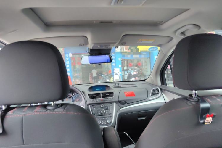 Used Buick Encore 2015 1.4T Automatic Two-Wheel Drive Urban Elite Version
