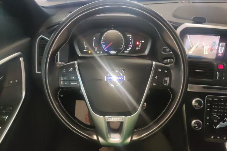 Used Volvo XC60 2017 T5 AWD Personalized Sport Upgrade Edition