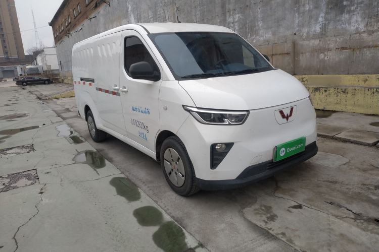 Used Wuling Yangguang 2024 300km Comfort Version with Sealed Windows 60kW Front Right 45 Deg