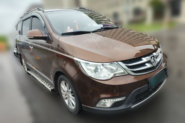 Used Baojun 730 2015 1.8L Manual Luxury Navigation ESP Version 7-seater Front Right 45 Deg