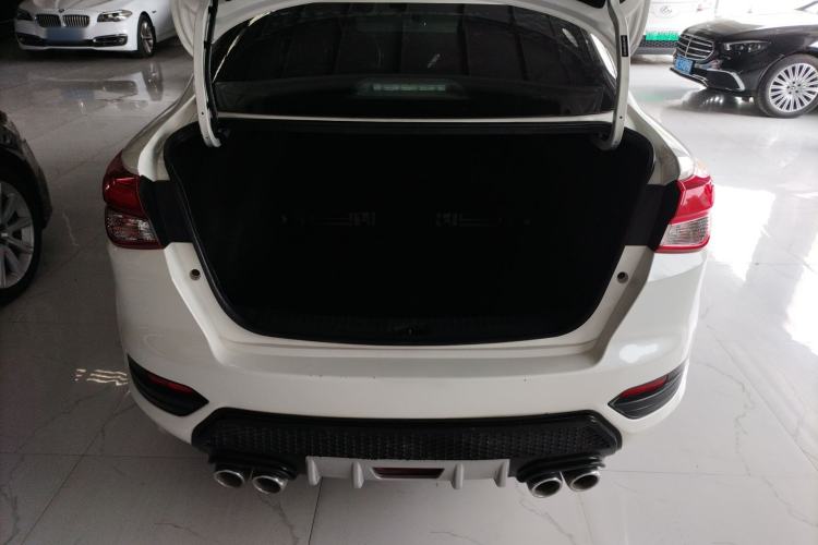 Used Nissan Lannia 2019 1.6L CVT Smart Connect Smart Cool Version China VI Standard Trunk