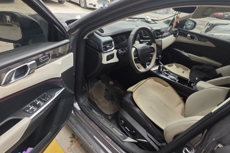 Used Lynk & Co 02 2022 2.0T DCT Shine Pro Driver Seat